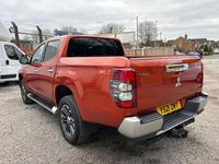 Käytetty Mitsubishi L200 Warrior 150 HP (110 kW) 2021 Oranssi Nouto