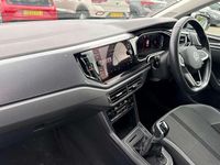 Usado VW Polo Style 95 CV (69 kW) 2022 Plateado Utilitario