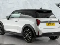 Used Mini Cooper S Hatch 201 HP (147 kW) 2025 White Hatchback