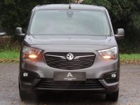 Used Vauxhall Combo S 100 HP (73 kW) 2018 Grey MPV