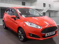 Second-hand Ford Fiesta Titanium 125 CP (91 kW) 2014 Roșu Hatchback
