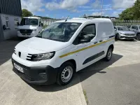 Used Peugeot Partner 100 HP (73 kW) 2024 White MPV