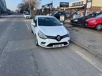 Used Renault Clio IV Dynamique 2016 White Estate