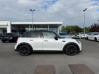 Usado Mini Cooper Classic 134 CV (98 kW) 2024 Blanco Utilitario