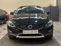Used Volvo V60 CC 190 HP (139 kW) 2016 Black Estate