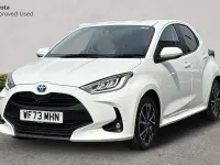 Used Toyota Yaris Hybrid Design 116 HP (85 kW) 2023 Pure white Hatchback