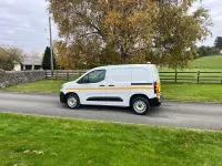 Used Fiat Doblò 100 HP (73 kW) 2023 White MPV