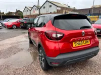 Used Renault Captur Iconic 90 HP (66 kW) 2018 Red/black SUV