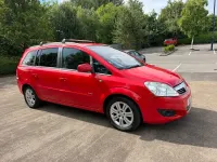 Used Vauxhall Zafira Elite 110 HP (80 kW) 2011 Red MPV