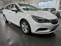 Used Vauxhall Astra Design Edition 2017 White Estate