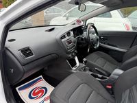 Used Kia Ceed 2014 White Hatchback