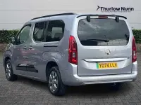 Begagnad Vauxhall Combo Ultimate 100 kW (136 HK) 2025 Grå Minibuss