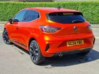 Used Renault Clio Techno 90 HP (66 kW) 2024 Orange Hatchback