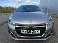 Begagnad Peugeot 208 2019 Grå Halvkombi