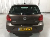 Usado VW Polo SE 90 HP (66 kW) 2015 Castanho Citadino
