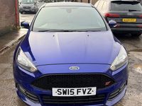 Used Ford Focus ST 250 HP (183 kW) 2015 Blue Hatchback