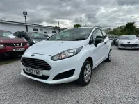 Usado Ford Fiesta Studio 82 CV (60 kW) 2014 Blanco Utilitario