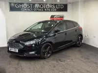 Usado Ford Focus Zetec 125 HP (91 kW) 2017 Preto Citadino