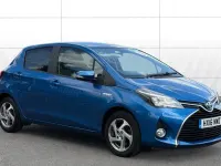 Used Toyota Yaris 101 HP (74 kW) 2016 Blue Hatchback