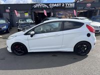 Used Ford Fiesta Zetec 2012 White Hatchback