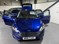 Used Ford Focus Zetec 125 HP (91 kW) 2017 Blue Hatchback