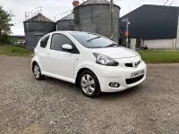 Used Toyota Aygo 68 HP (50 kW) 2011 White Hatchback