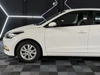 Used Hyundai i20 SE 84 HP (61 kW) 2016 White Hatchback