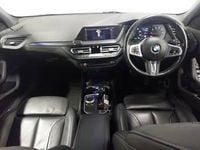 Begagnad BMW 118 M Sport 140 HK (102 kW) 2021 Vit Halvkombi