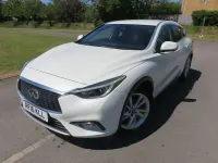 Used Infiniti Q30 Business Executive 109 HP (80 kW) 2016 White Hatchback