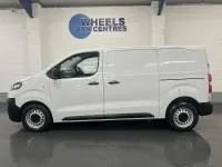 Used Citroën Dispatch 100 HP (73 kW) 2023 White MPV