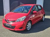 Used Toyota Yaris 2013 Red Hatchback