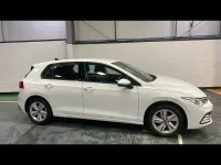 Begagnad VW Golf VII Life 110 HK (80 kW) 2021 Vit Halvkombi