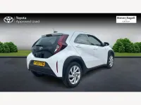 Used Toyota Aygo X PURE 72 HP (52 kW) 2023 White SUV