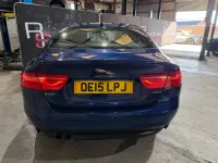 Używany Jaguar XE R-Sport 180 KM (132 kW) 2015 Niebieski Sedan/Limuzyna