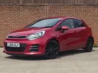 Used Kia Rio 2015 Red Hatchback