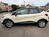 Used Renault Captur Dynamique 90 HP (66 kW) 2014 Cream and black SUV