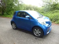 Used Toyota iQ 68 HP (50 kW) 2012 Blue Hatchback