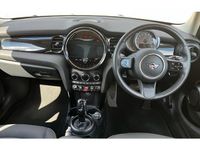 Begagnad Mini Cooper Classic 136 HK (100 kW) 2022 Vit Halvkombi