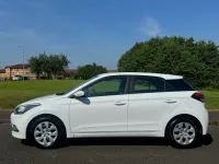 Used Hyundai i20 75 HP (55 kW) 2016 White Hatchback