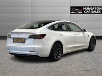Used Tesla Model 3 Standard Range Plus 177 kW (241 HP) 2019 White Sedan