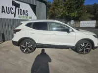 Used Nissan Qashqai Tekna 2018 White SUV