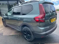 Used Dacia Jogger Extreme 141 HP (103 kW) 2025 Green MPV
