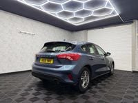 Used Ford Focus Zetec 95 HP (69 kW) 2019 Blue Hatchback