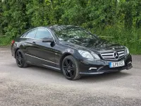 Gebraucht Mercedes E220 2011 Schwarz Coupé