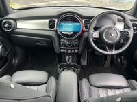 Używany Mini Cooper Exclusive 134 KM (98 kW) 2023 Biały Hatchback