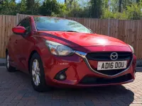 Begagnad Mazda 2 2016 Röd Halvkombi