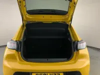 Używany Peugeot 208 Allure 99 KM (72 kW) 2021 Żółty Hatchback
