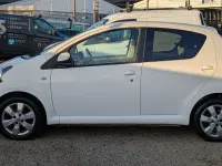 Used Toyota Aygo 67 HP (49 kW) 2011 White Hatchback