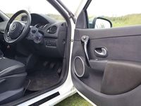 Used Renault Clio IV Dynamique 88 HP (64 kW) 2013 White Hatchback