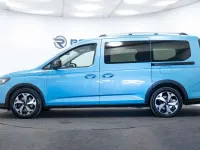 Used Ford Grand Tourneo Connect Active 122 HP (89 kW) 2023 Blue MPV
